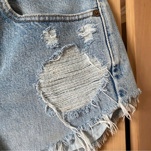 Vintage levis distressed denim shorts blue - Picture 7 of 9